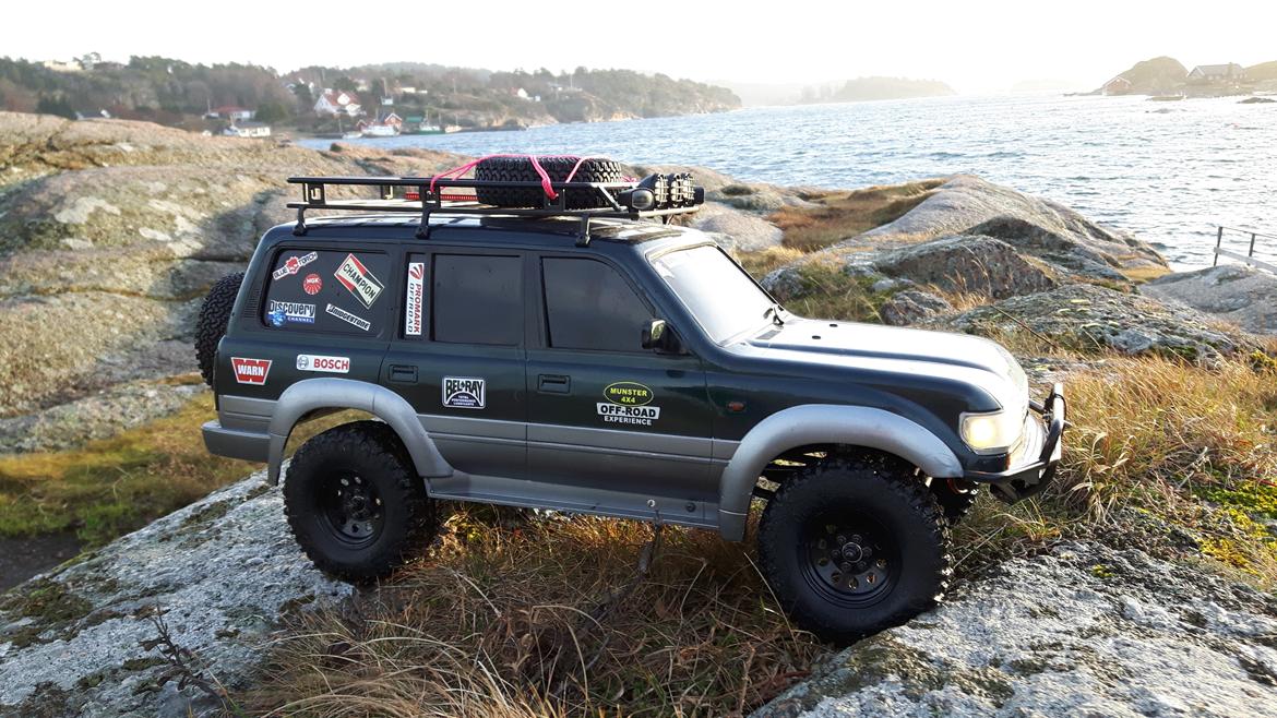 Off-Roader Axial scx10 II Toyota Land Cruiser 80 "skrottet" - efter ombygning billede 12