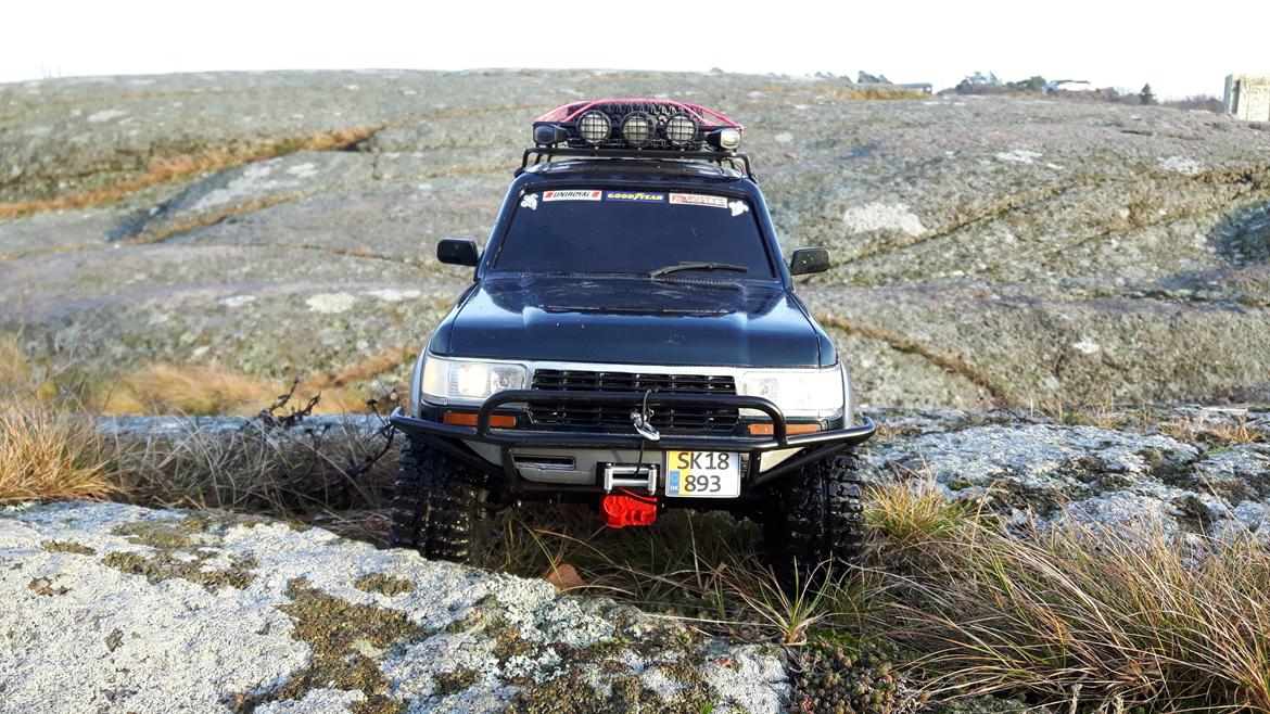 Off-Roader Axial scx10 II Toyota Land Cruiser 80 "skrottet" - efter ombygning billede 10