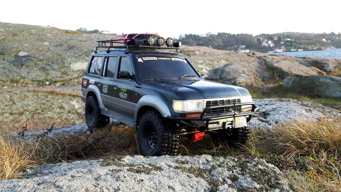 Off-Roader Axial scx10 II Toyota Land Cruiser 80 "skrottet" - efter ombygning billede 4