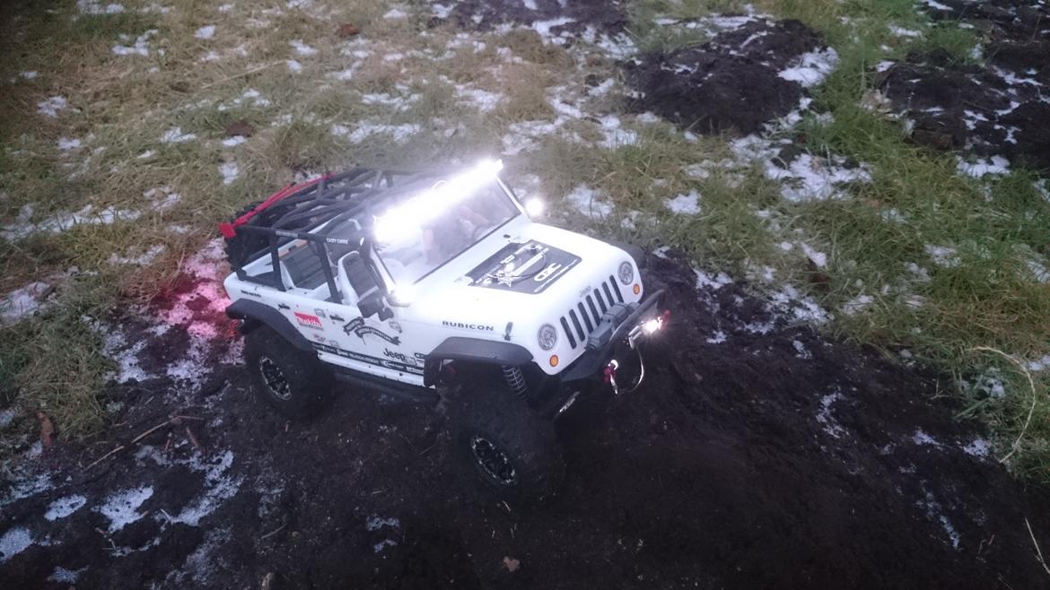 Off-Roader Axial SCX 10 Jeep Wrangler Unlimited C/R edition. billede 2