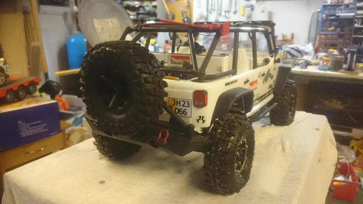 Off-Roader Axial SCX 10 Jeep Wrangler Unlimited C/R edition. billede 6