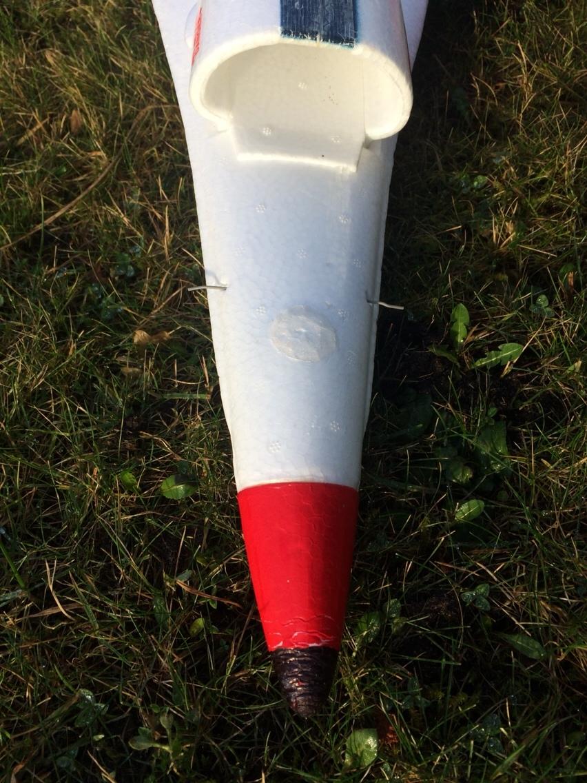 Fly Mini F-16 50 mm EDF fan - Lige ført ant. fra satt ud gennem krop billede 12