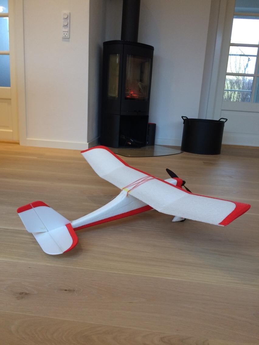 Fly Junior version 2 - Lige samlet og klar til første tur billede 3