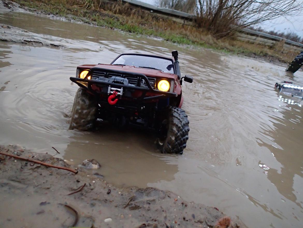 Off-Roader Axial SCX10 Hilux RC4WD Mania. billede 14