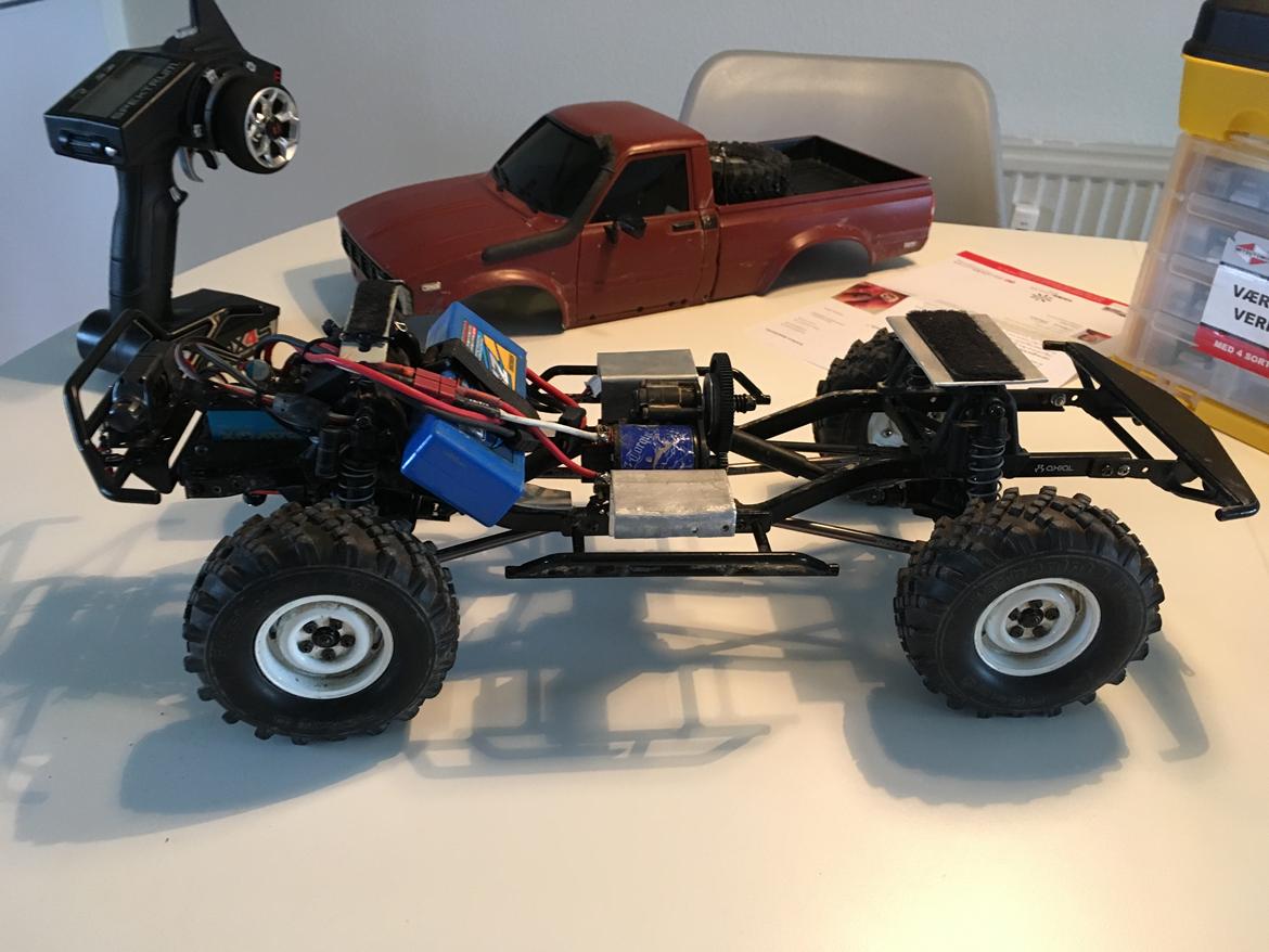 Off-Roader Axial SCX10 Hilux RC4WD Mania. billede 18