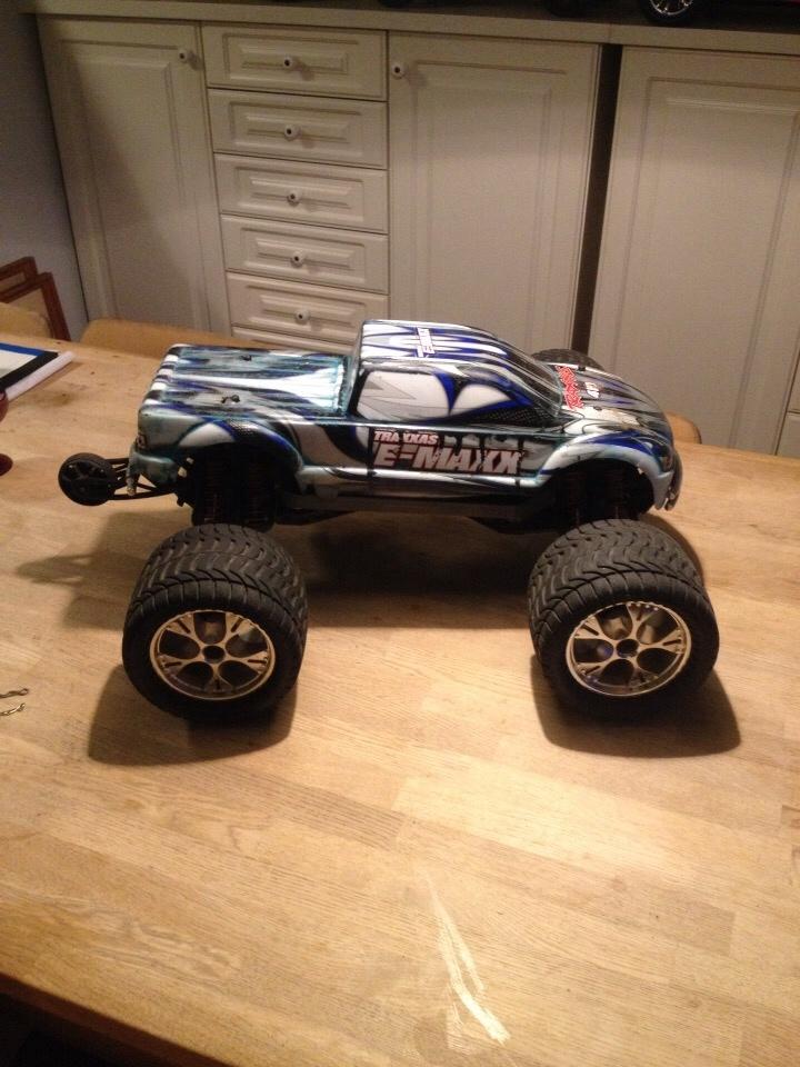 Off-Roader Knægtens traxxas E-maxx 1/10 billede 1