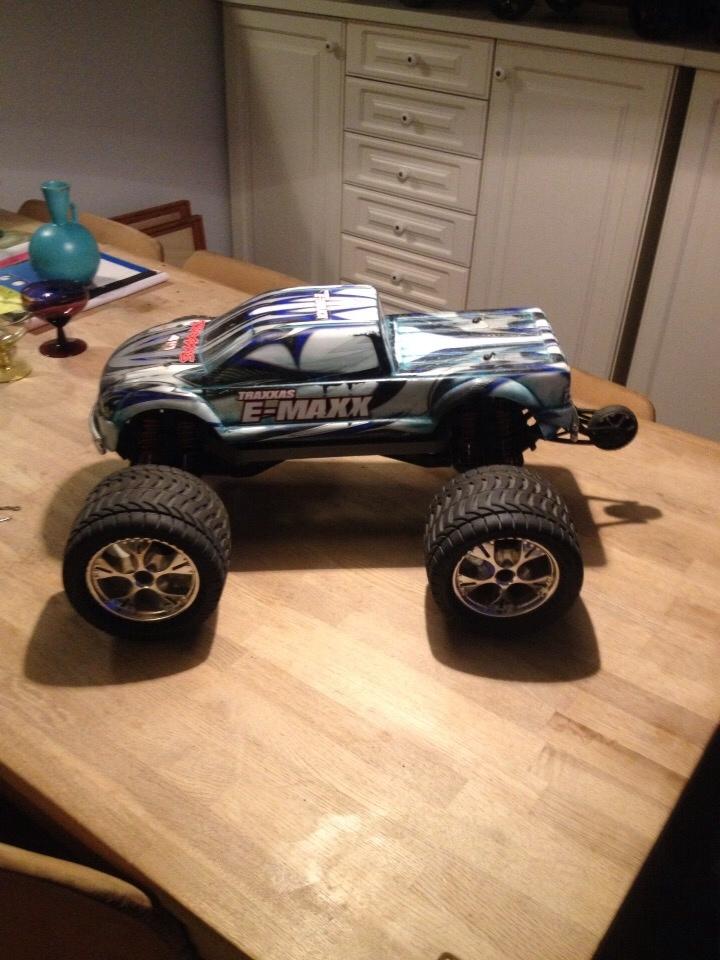 Off-Roader Knægtens traxxas E-maxx 1/10 billede 3