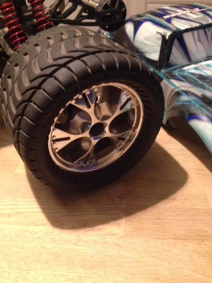 Off-Roader Knægtens traxxas E-maxx 1/10 billede 5