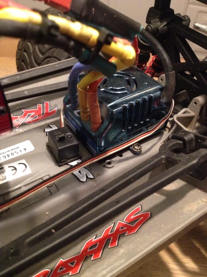 Off-Roader Knægtens traxxas E-maxx 1/10 billede 7