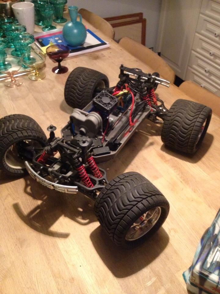 Off-Roader Knægtens traxxas E-maxx 1/10 billede 12