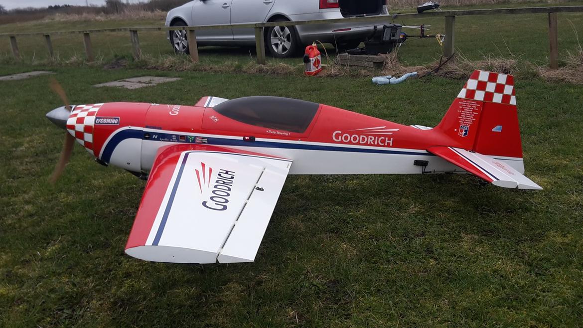 Fly GreatPlanes Extra 300S billede 5