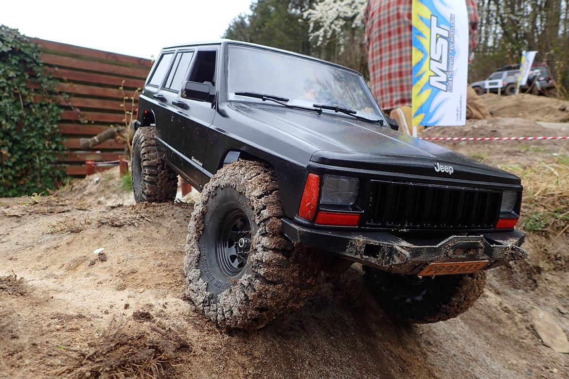 Off-Roader RC4WD Trail Finder 2 LWB Cherokee XJ Hardbody billede 2