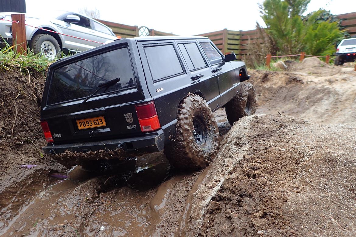 Off-Roader RC4WD Trail Finder 2 LWB Cherokee XJ Hardbody billede 1