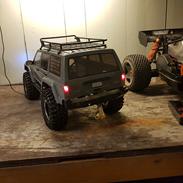 Off-Roader Axial SCX10 II