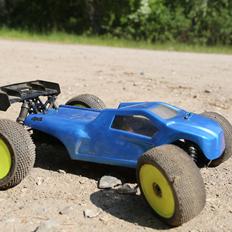 Buggy Losi Eight-E 2.0 Truggy