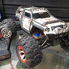 Off-Roader traxxas summit