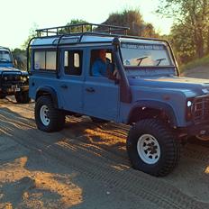 Off-Roader Land Rover Defender 110"  MEX