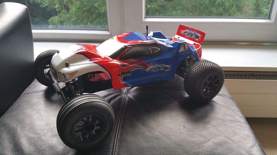 Off-Roader Lrp s10 twister truggy [Tidl. RC-enhed] billede 1