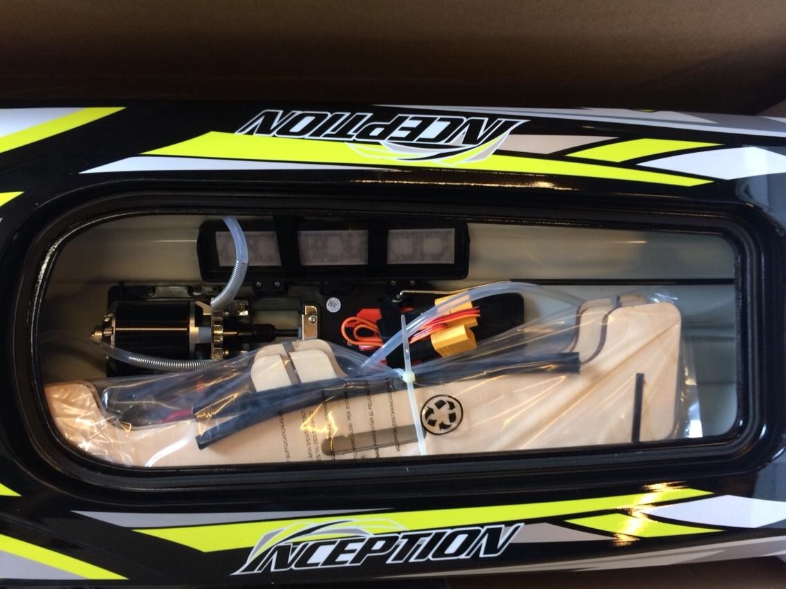 Båd HydroPro Inception - Sager pakket fint i båden billede 4