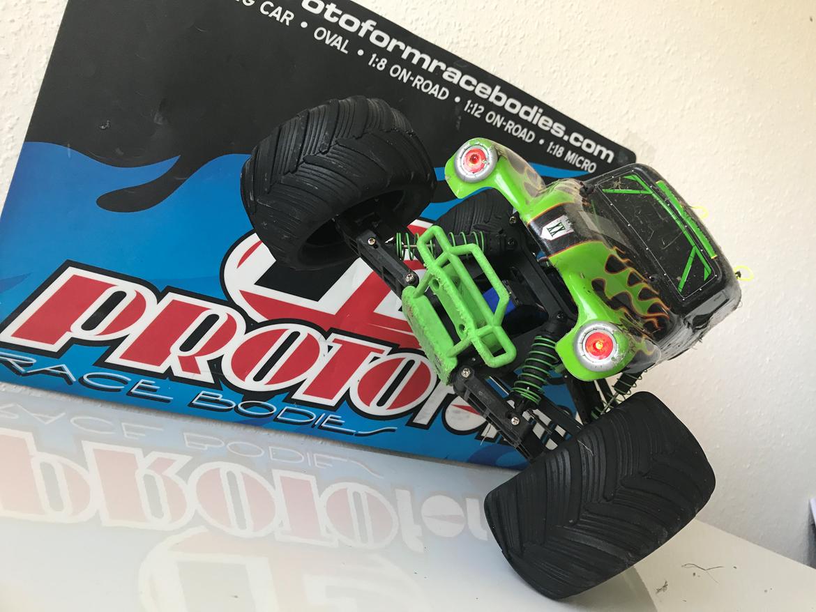 Off-Roader TRAXXAS GRAVE DIGGER billede 4