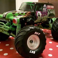 Off-Roader Traxxas gravedigger 
