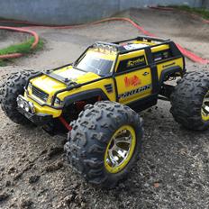 Off-Roader Traxxas summit 1/16
