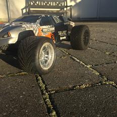 Off-Roader Hpi firestorm flux