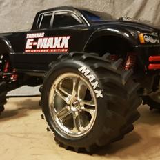 Truck Traxxas E-Maxx