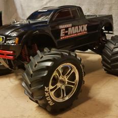Truck Traxxas E-Maxx