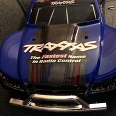 Bil Traxxas Ultimate slash 4x4 oba