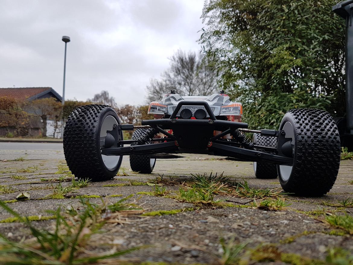 Bil HPI Trophy Truggy Flux - Super vejgreb, men stadig god frihøjde billede 8