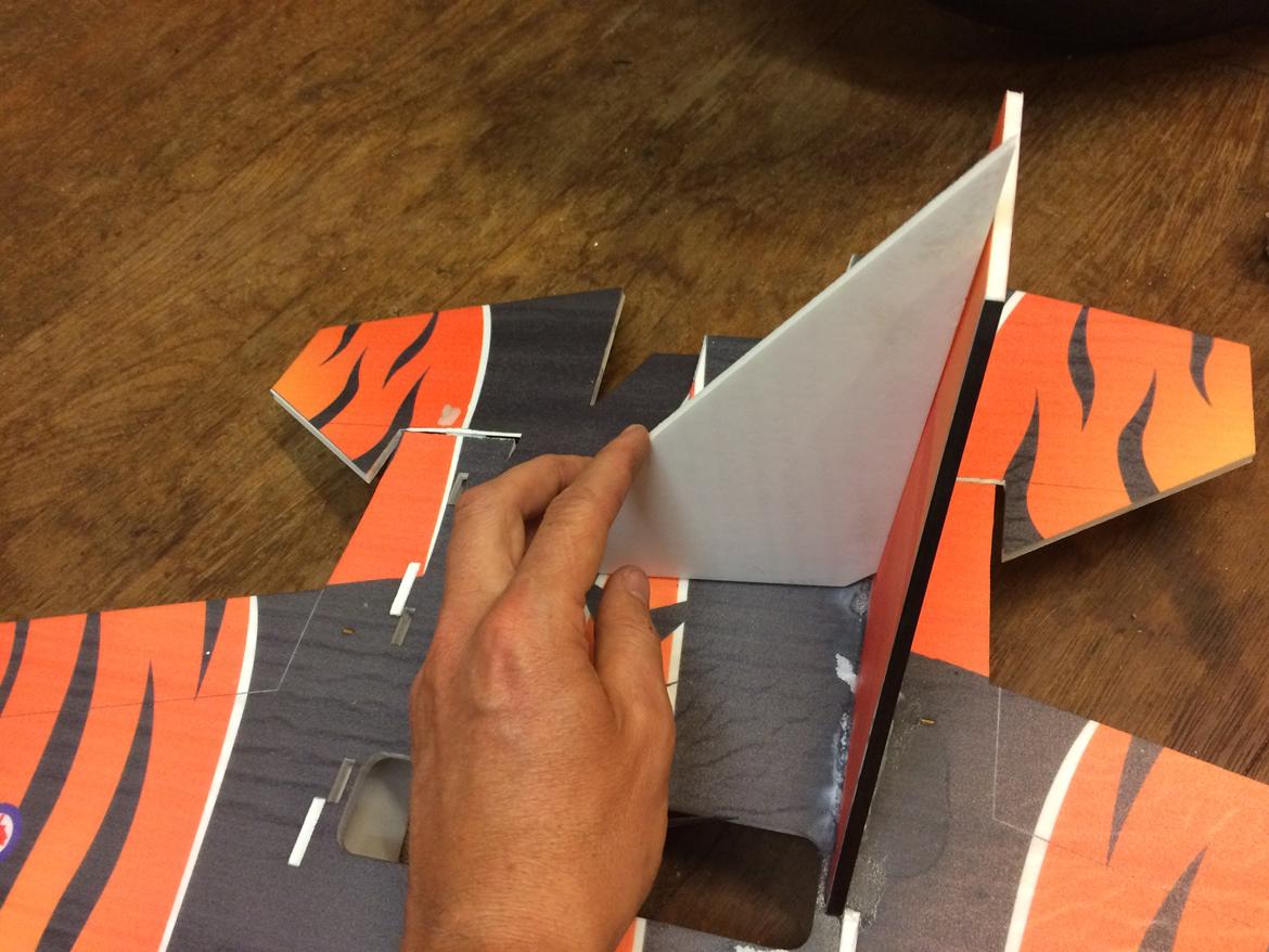 Fly H-King F-35 - Lille stykke "værktøj" til at vinkle hale med, det var nu meget smart billede 5