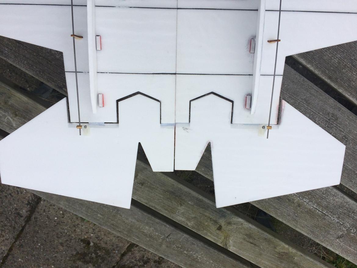 Fly H-King F-35 - Den skal ikke ha meget ror udslag, for så bliver den MEGET livlig billede 13