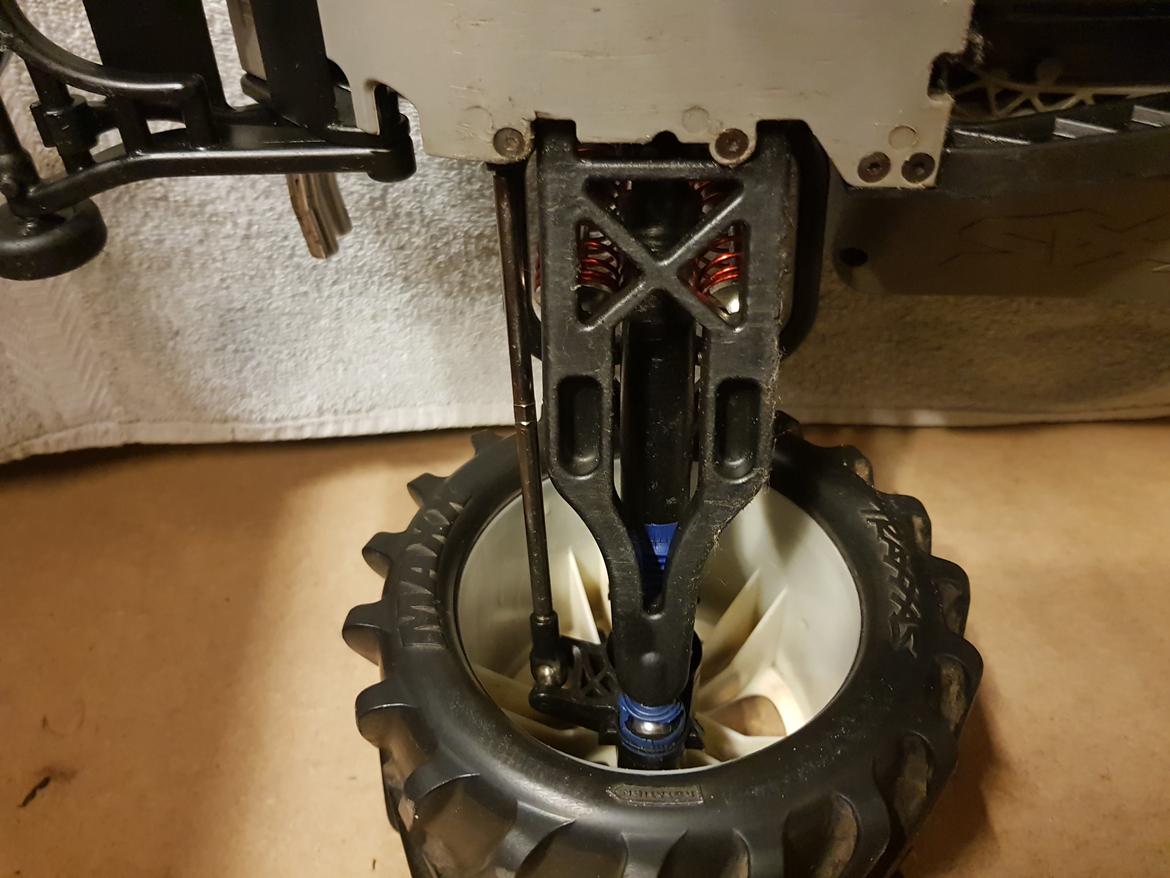 Truck Traxxas E-Maxx billede 17