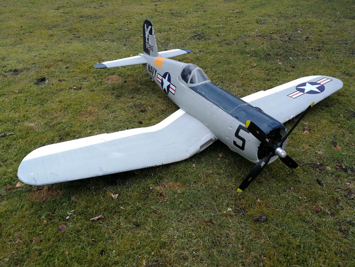 Fly FMS Corsair F4U (død) billede 1