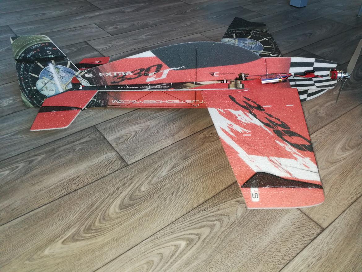 Fly RCF Extra 330 superlite (solgt) billede 4