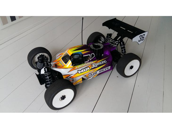 {{currentPhoto.altText}} billede {{currentPhoto.number}}