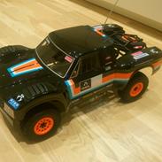 Off-Roader Axial yeti score trophy truck 