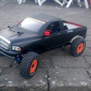 Off-Roader Axial yeti score trophy truck 