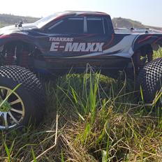 Off-Roader TRAXXAS E-MAXX