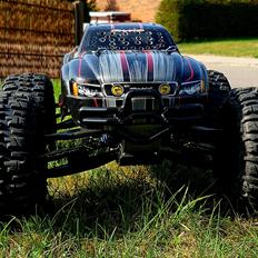 Off-Roader E-MAXX
