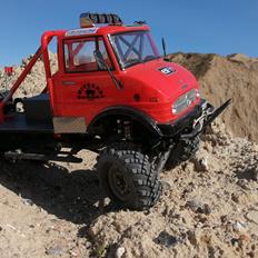 Off-Roader Axial SCX-10 "Unimog 406"