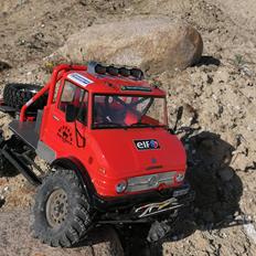 Off-Roader Axial SCX-10 "Unimog 406"