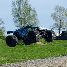 Off-Roader TRAXXAS E-REVO 2,0 1/8