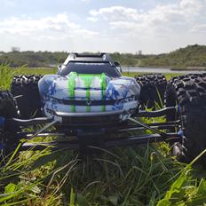 Off-Roader TRAXXAS E-REVO 2,0 1/8