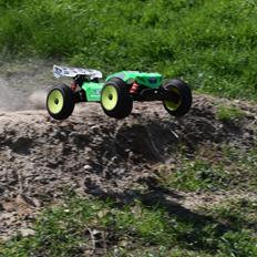 Buggy Agama A8T evo Truggy aka John Deere