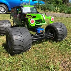 Off-Roader Axial SMT10™ Grave Digger 