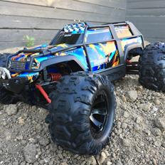 Off-Roader Traxxas Summit 1/16