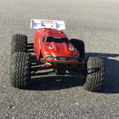 Off-Roader Traxxas e-revo