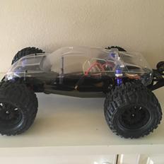 Off-Roader Traxxas rustler
